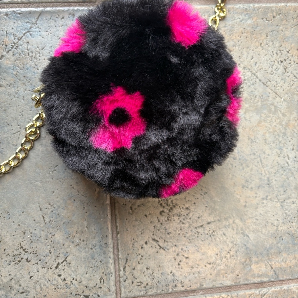 Betsey Johnson Trolls movie collection Black and Pink Furry Crossbody Bag - Picture 2 of 5